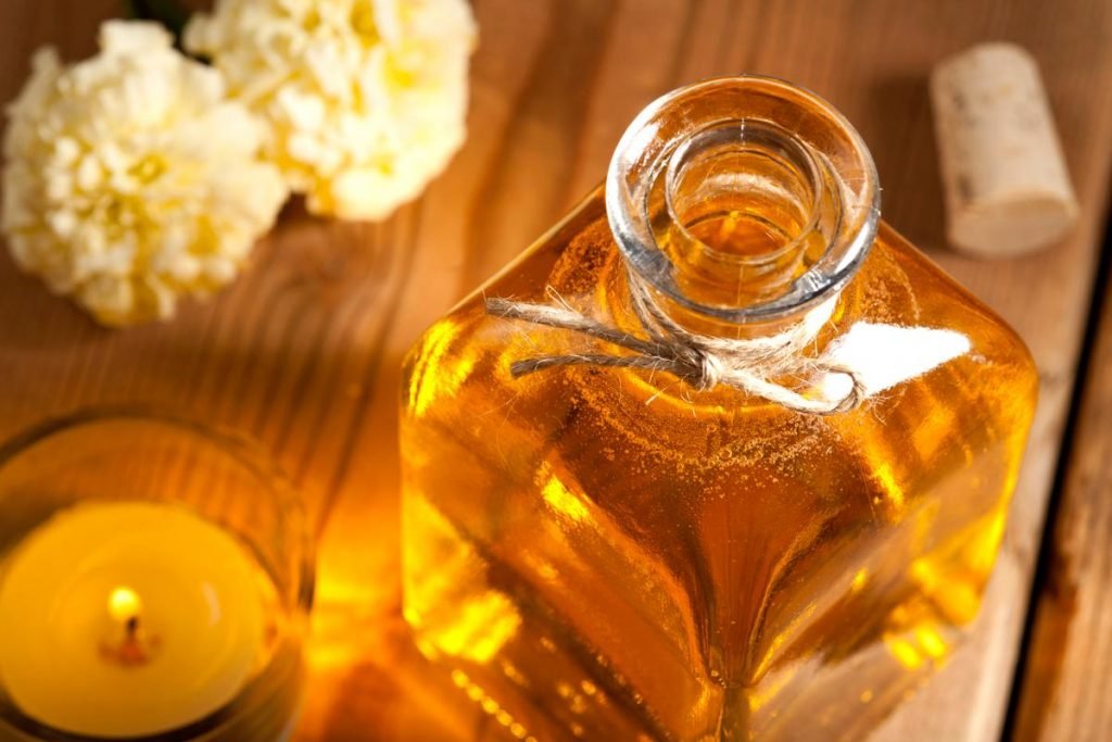 Vetiver Essential Oil Uses and Benefits