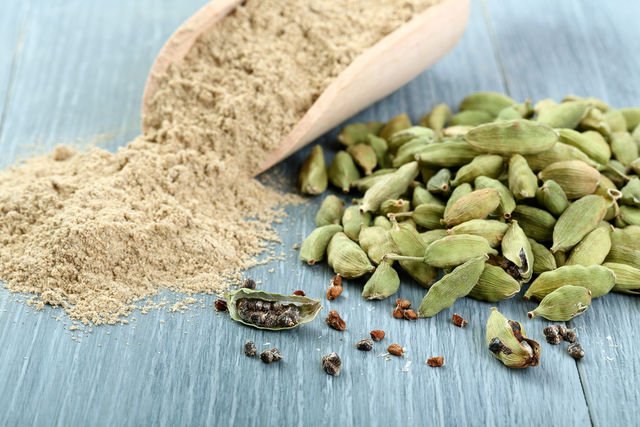 Cardamom Essential Oil Uses and Benefits