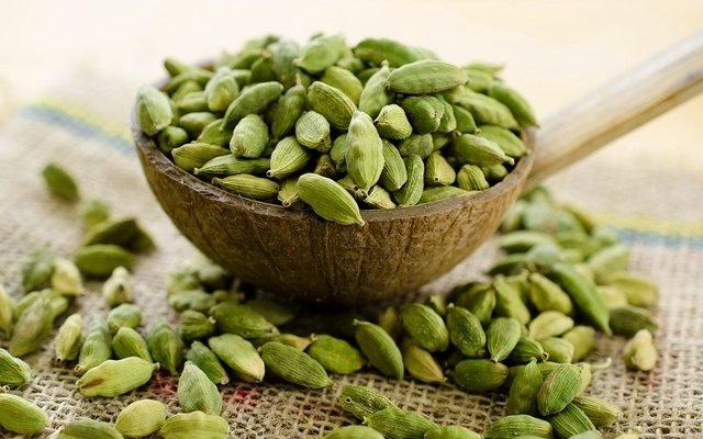 Cardamom Essential Oil Benefits and Uses