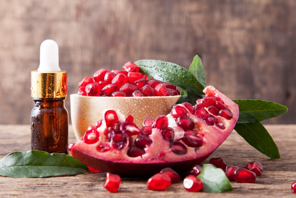 Pomegranate seed oil uses and benefits